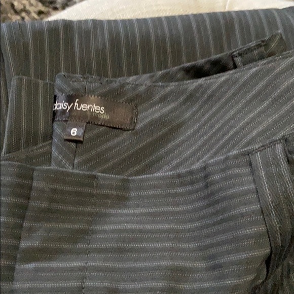 DAISY FUENTES PINSTRIPED DRESS PANTS SZ 6 - Picture 4 of 4